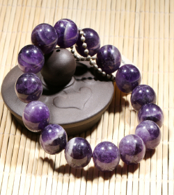 阿富汗紫晶金字塔圆形手链 规格14mm 重量 60.3克 编码 23108777