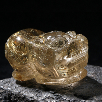 泰晶皮丘挂坠 规格43*23*25mm 重量 48.18克 编码 82200228