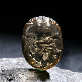 黄晶麒麟牌形挂坠 规格33*25*11mm 重量 14克 编码 92001007