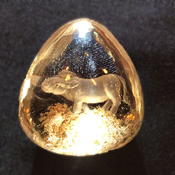 幽灵内雕生肖挂坠(牛) 规格30*27*18mm 重量 16.3克 编码 61000199