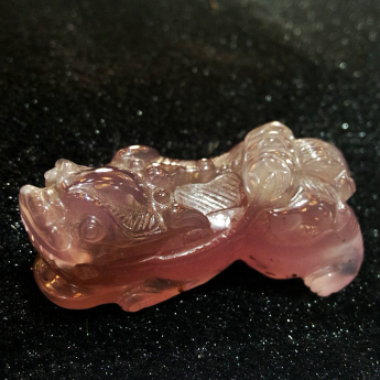 紫玉髓皮丘挂坠 规格35*15*11mm 重量 13.5克 编码 61000591