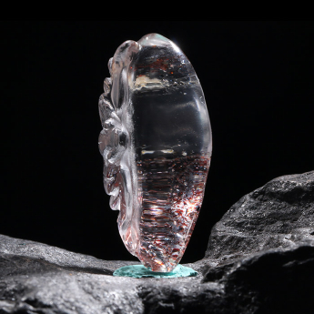 草莓晶特色雕刻挂坠 规格34*16mm 重量 // 编码 93000139