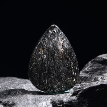 黑发晶特色挂坠 规格31*23*5.5mm 重量 5.7克 编码 93000435