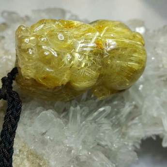 泰晶皮丘挂坠 规格// 重量 // 编码 92000807