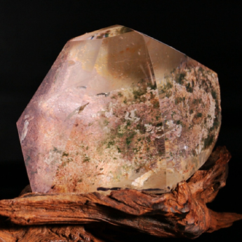 花幽灵原矿石摆件（水晶大王收藏）规格11.5X8.5CM(连座尺寸16X15CM）重量0.63公斤编号19002616