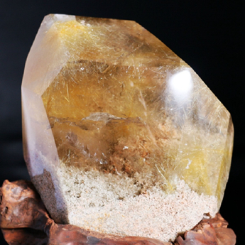 发晶原矿石摆件（水晶大王收藏）规格14X17CM(连座尺寸20X24CM）重量1.81公斤编号19002637