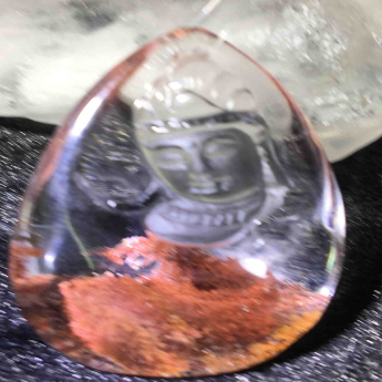 红幽灵观音挂坠 规格43*27mm 重量 19.51克 编码 92201739