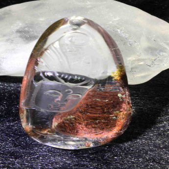 红幽灵观音挂坠 规格45*21mm 重量 15克 编码 92201743