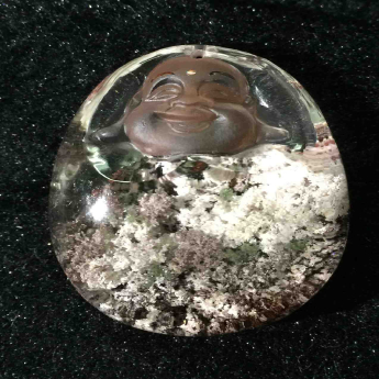 花幽灵笑佛挂坠 规格40*33mm 重量 33.01克 编码 92201815