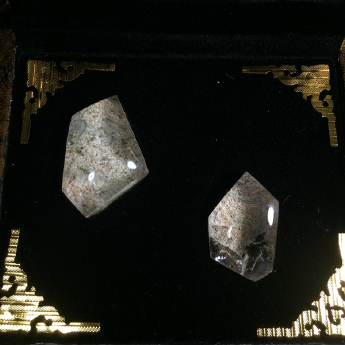 花幽灵原矿石摆件(2件套、带盒）(水晶大王收藏)19002854
