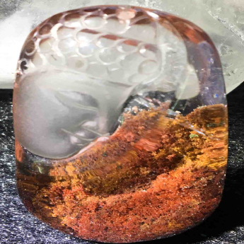 红幽灵佛祖挂坠 规格33*23mm 重量 19.32克 编码 92201854
