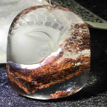 红幽灵佛祖挂坠 规格37*27mm 重量 16.35克 编码 92201855