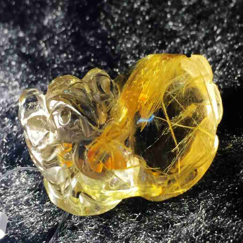 泰晶皮丘挂坠（板金） 规格32*18*15mm 重量 15.14克 编码 92201905