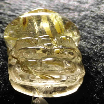 泰晶皮丘挂坠（板金） 规格3.15×1.8×1.45mm 重量 14.17克 编码 92202002