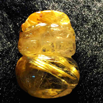 泰晶皮丘挂坠（板金） 规格3.25×1.8×1.55mm 重量 16.19克 编码 92202032