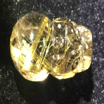 泰晶皮丘挂坠（板金） 规格31*18.5*16*mm 重量 14.11克 编码 92202050
