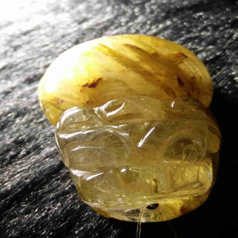 泰晶皮丘挂坠（板金） 规格/mm 重量 11.38克 编码 92202065
