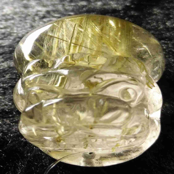 泰晶皮丘挂坠（板金） 规格30*21*16mm 重量 15.8克 编码 92202071