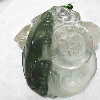幽灵俏色挂坠 规格56*47*16mm 重量 48.32克 编码 92103174