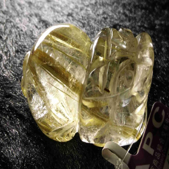 泰晶皮丘挂坠（板金） 规格33*19*15mm 重量 16.22克 编码 92202093