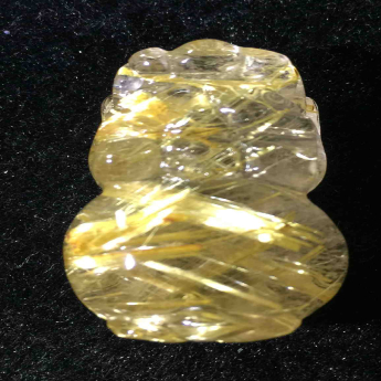泰晶皮丘挂坠（板金） 规格36*22*15mm 重量 19.04克 编码 92202127