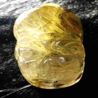 泰晶皮丘挂坠（板金） 规格/mm 重量 16.3克 编码 92202176