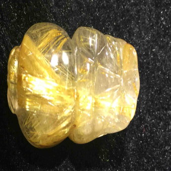 泰晶皮丘挂坠（板金） 规格33*19.5*15mm 重量 14.87克 编码 92202200