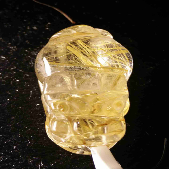 泰晶皮丘挂坠（板金） 规格/mm 重量 16.67克 编码 92202207