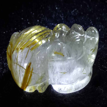 泰晶皮丘挂坠（板金） 规格32*17*11mm 重量 16.56克 编码 92202236