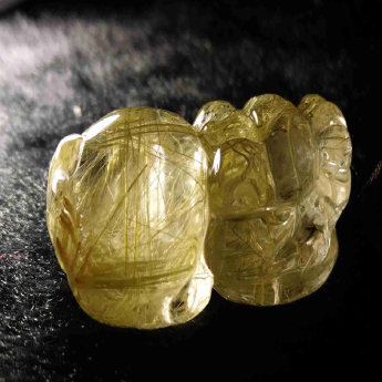 泰晶皮丘挂坠 规格/mm 重量 14.93克 编码 92202347