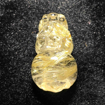 泰晶皮丘挂坠 规格32*18*14*mm 重量 12.58克 编码 92202358