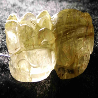 泰晶皮丘挂坠 规格35*19*14mm 重量 15.75克 编码 92202385