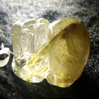 泰晶皮丘挂坠 规格27*16*13mm 重量 8.51克 编码 92202389