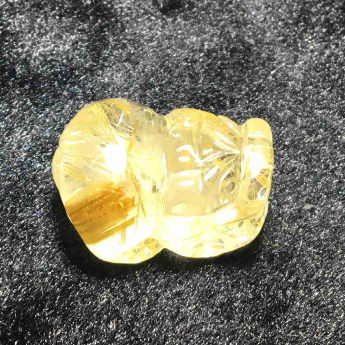 泰晶皮丘挂坠 规格28*15mm 重量 10.16克 编码 92202397