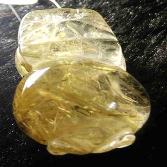 泰晶皮丘挂坠 规格/mm 重量 8.49克 编码 92202406