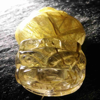 泰晶皮丘挂坠 规格20*18*19mm 重量 25.25克 编码 92202422