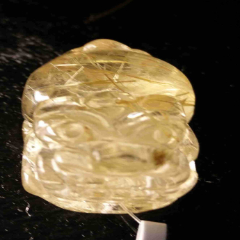 泰晶皮丘挂坠 规格/mm 重量 16.37克 编码 92202428
