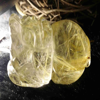 泰晶皮丘挂坠 规格/mm 重量 15.53克 编码 92202445