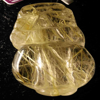 泰晶皮丘挂坠 规格/mm 重量 16.58克 编码 92202464