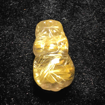 泰晶皮丘挂坠 规格27*16*13mm 重量 9.15克 编码 92202483