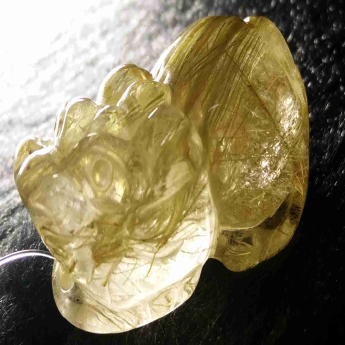 泰晶皮丘挂坠 规格/mm 重量 11.33克 编码 92202517