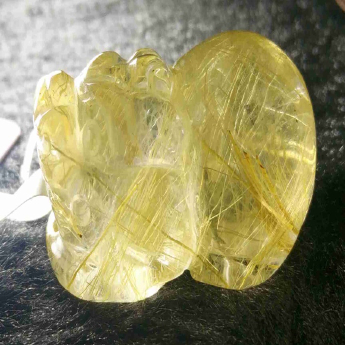 泰晶皮丘挂坠 规格28*16*14mm 重量 11.03克 编码 92202537