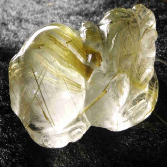 泰晶皮丘挂坠 规格3.6×1.75×1.35mm 重量 13.69克 编码 92202538