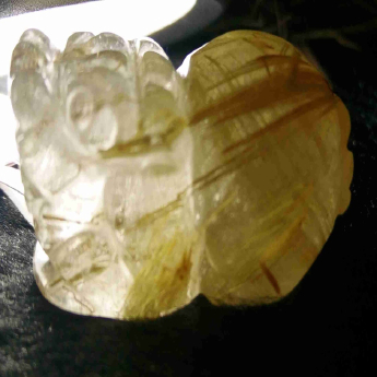 泰晶皮丘挂坠 规格/mm 重量 16.97克 编码 92202541