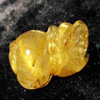 泰晶皮丘挂坠 规格/mm 重量 15.44克 编码 92202542