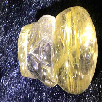 泰晶皮丘挂坠 规格/mm 重量 11.29克 编码 92202549