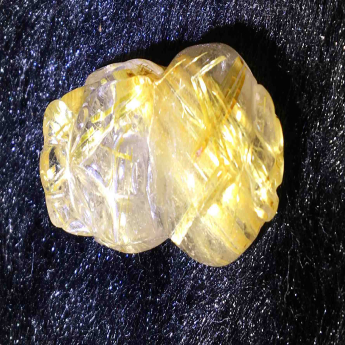 泰晶皮丘挂坠 规格24*15.5*11mm 重量 8.08克 编码 92202572