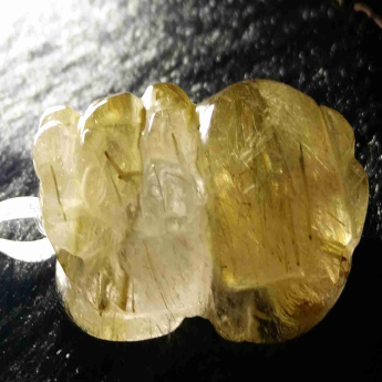 泰晶皮丘挂坠 规格29*16*13mm 重量 9.77克 编码 92202573