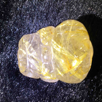 泰晶皮丘挂坠 规格27*18*15mm 重量 12.53克 编码 92202588