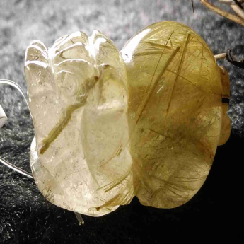 泰晶皮丘挂坠 规格3.1×2×1.5mm 重量 15.53克 编码 92202583